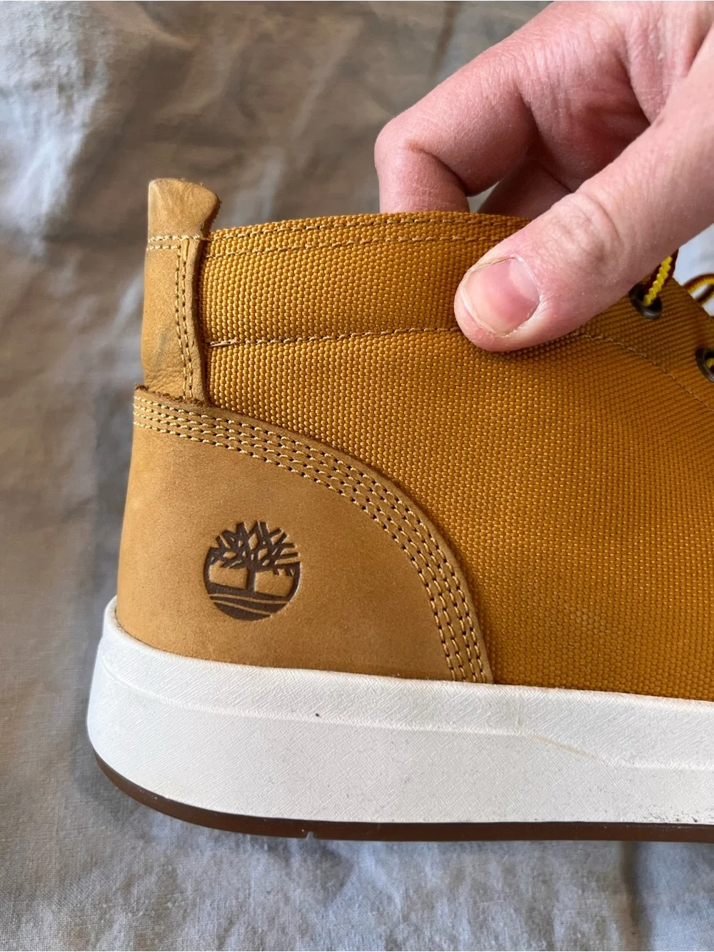 Timberland Wheat Leather Chukka Boots in Tan